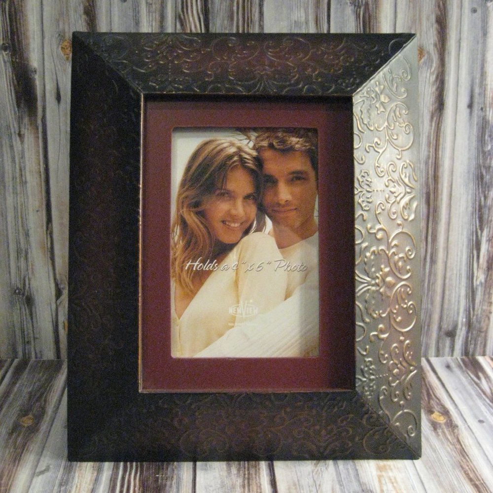 NEW VIEW METAL PHOTO FRAME - NIP